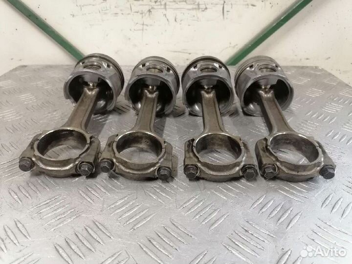 Поршень с шатуном Opel Corsa D 1.3 CDTi