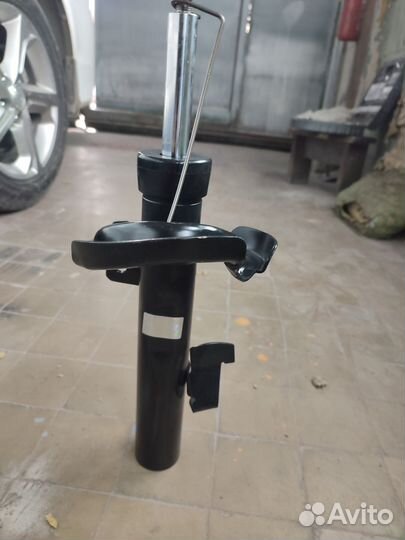 Амортизатор передний правый Ford focus ll,C Max