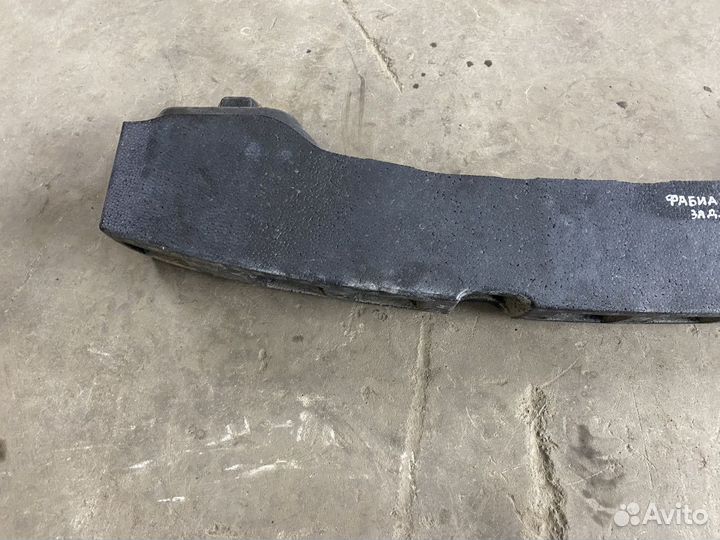 Наполнитель заднего бампера Skoda Fabia (5J) II ре