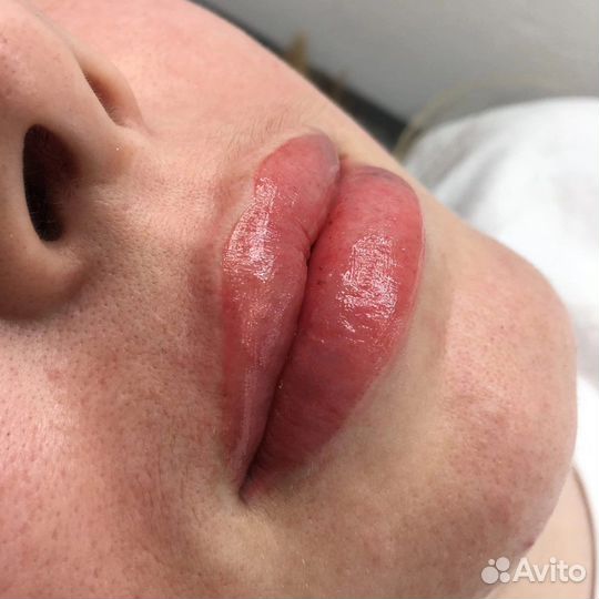 Татуаж бровей