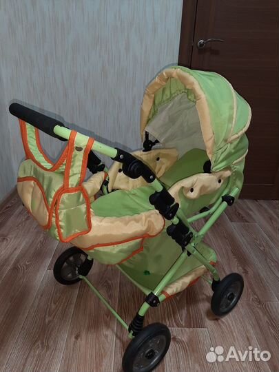 Коляска для кукол