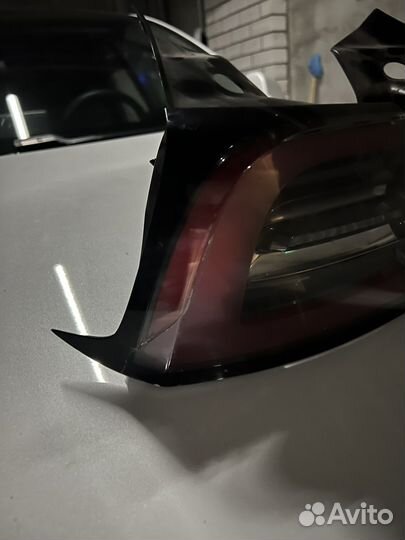 Задние фонари Tesla model 3