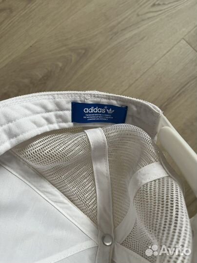Adidas originals кепка