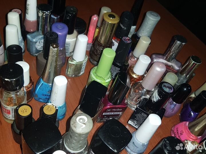 Лаки для ногтей пакетом