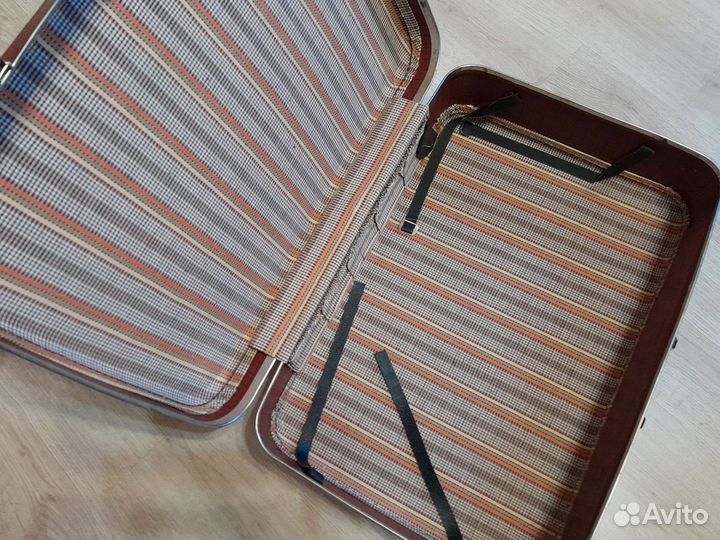 Чемодан СССР. Чемодан винтажный. Чемодан ретро