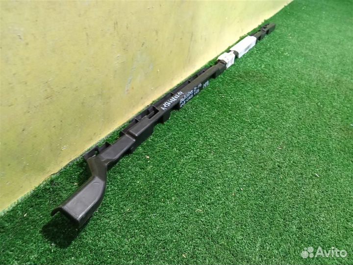 Кронштейн крепления накладки порога правого merse