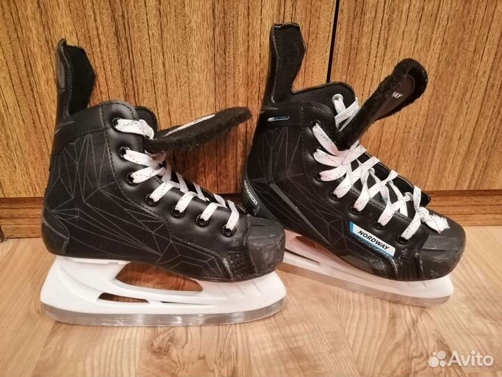 Коньки хоккейные