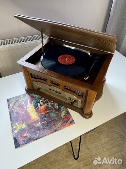 Радиола/Музыкальный центр с пластинками