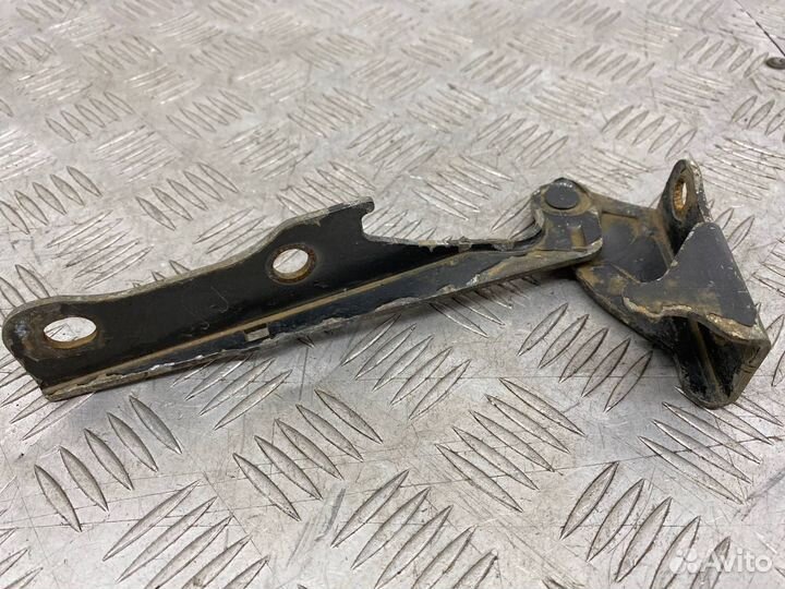 Б/У петля капота правый Hyundai Accent LC D3EA