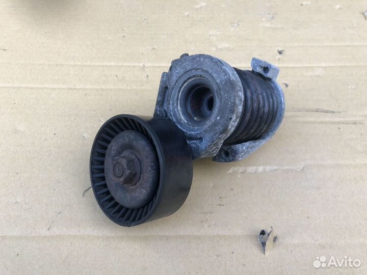 Натяжитель ремня BMW 3 E92 E93 320i N43