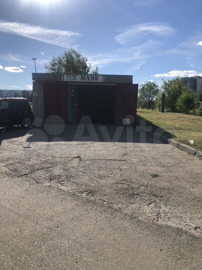 Гараж, > 30 м²