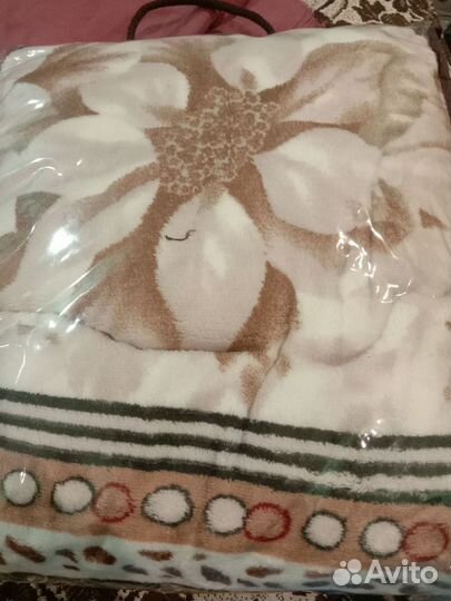 Подарочный комплект кухонных полотенец.Плед