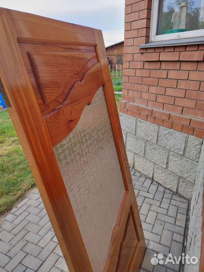 Дверь деревянная со стеклом