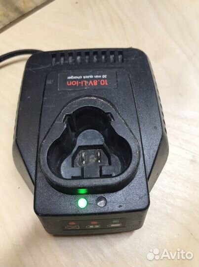 Зарядное устройство