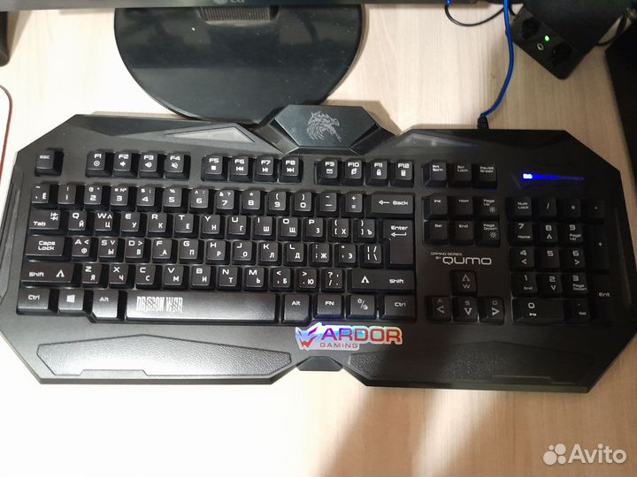 Игровая клавиатура с подсветкой