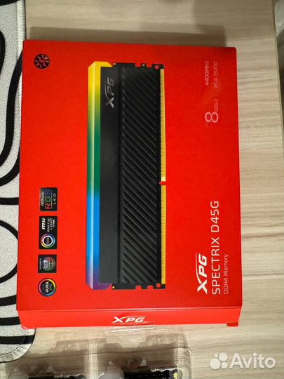 DR4 16Gb kit Adata XPG Spectrix D45G RGB 4400Mhz