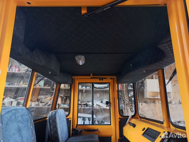 Кабина от Трактора