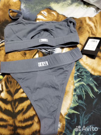 Новый комплект нижнего белья 40-42