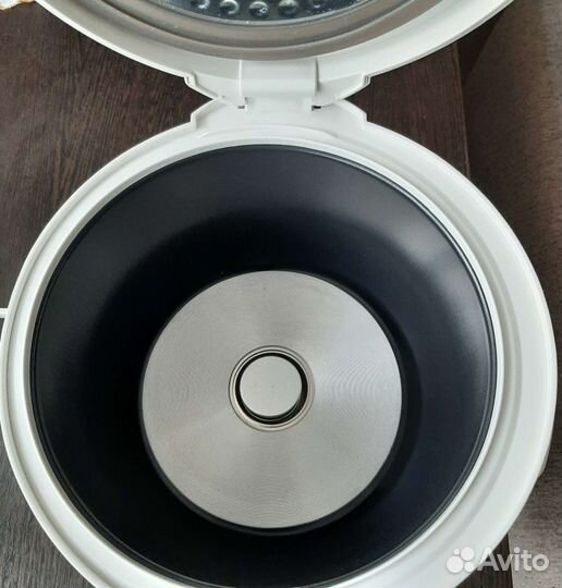 Мультиварка redmond новая