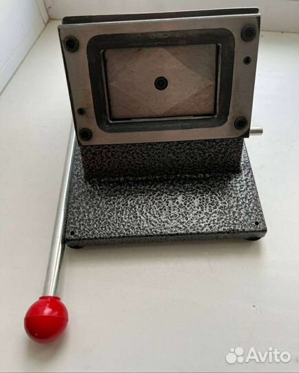 Вырубщик визиток (календари k-pop карты )