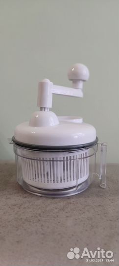 Кухонный измельчитель ручной