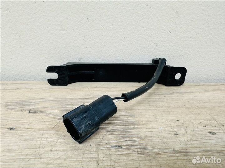 Антенна смарт ключ задняя Hyundai Solaris 2