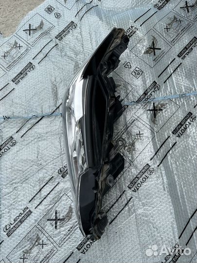 Фара правая оригинал тойота камри 70