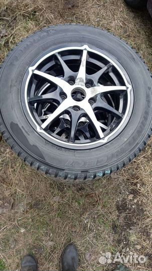 R15 Dunlop SP Winter Ice 01 195/65, PCD 5x100 DIA 55