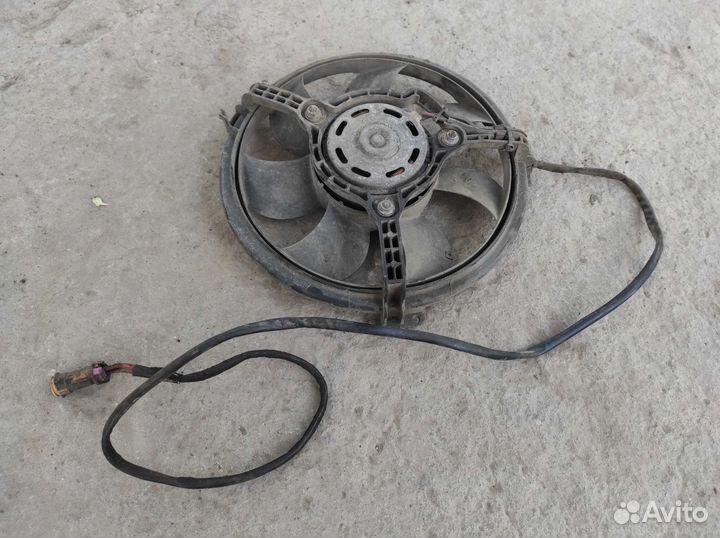 Вентилятор охлаждения Volkswagen Passat b5