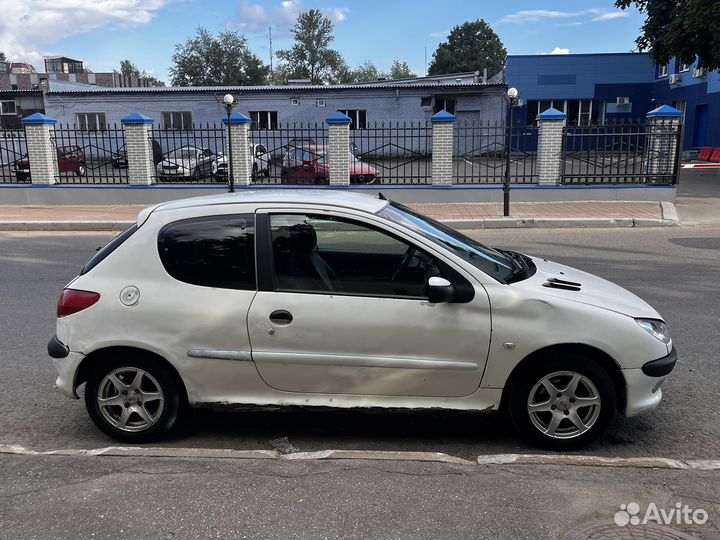 Peugeot 206 1.1 МТ, 2000, 311 000 км