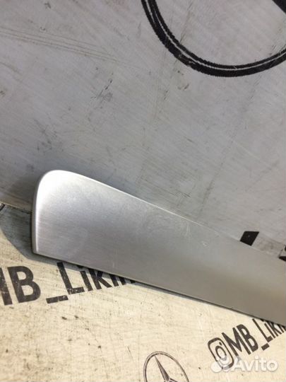 Накладка обшивки двери задняя левая Mercedes Ml