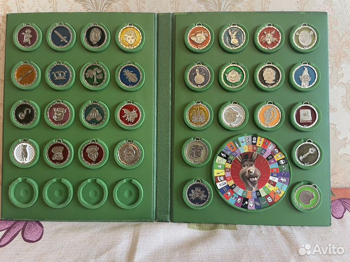 Амулеты Приключения Шрека (32 штуки) + 32 журнала