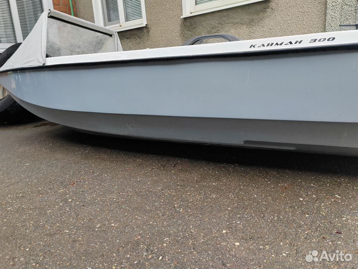 Лодка Cayman 300