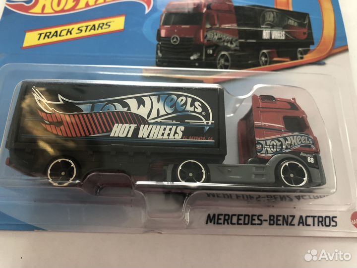 Машинка Hot wheels track stars Mercedes-Benz actro