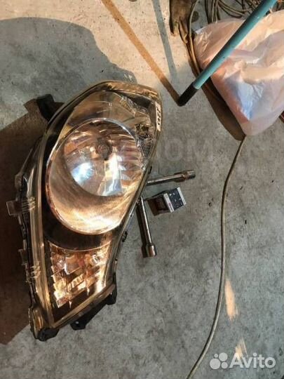 Фара правая Nissan Ad