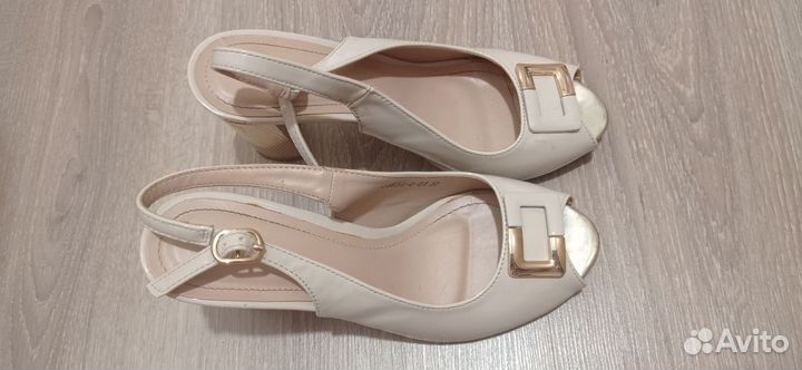 Босоножки женские 37 размер
