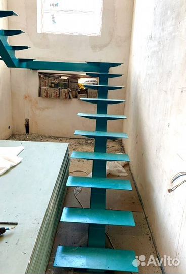 Поворотная лестница