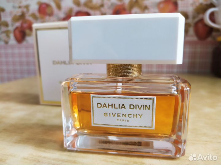 Dahlia Divin Givenchy 50 мл