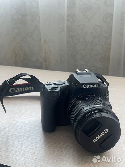 Зеркальный фотоаппарат Canon eos 250d