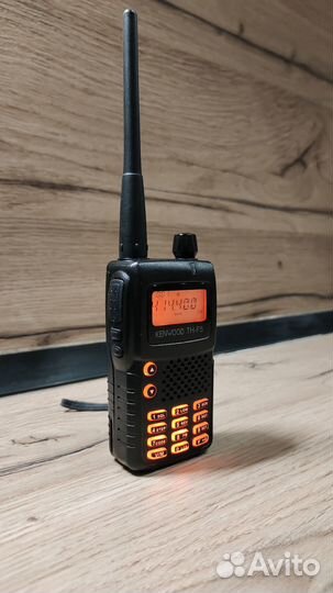 Рация Kenwood TH-F5 с тангентой