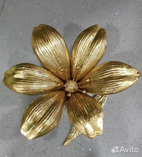 Пепельница цветок бронза