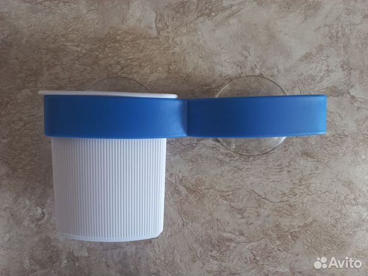 Подставка для зубных щеток и пасты