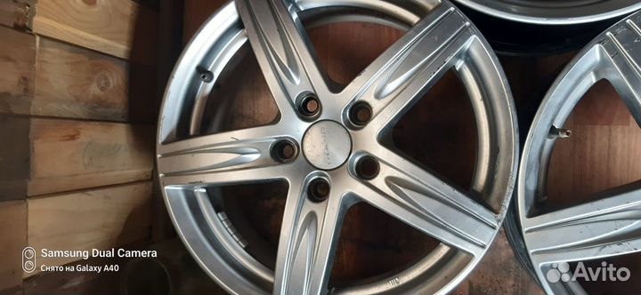 Продам 5 литых дисков