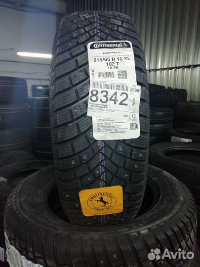 Michelin X-Ice North 4 215/65 R16