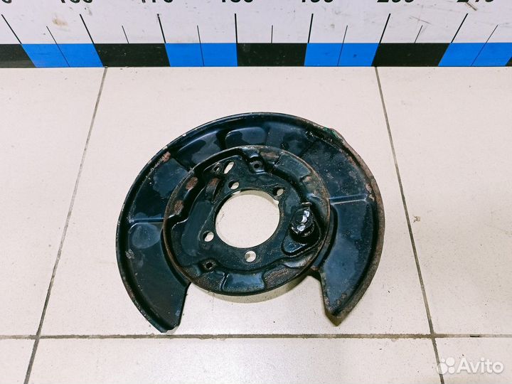 Щит опорный задний левый RAV 4 2006-2013