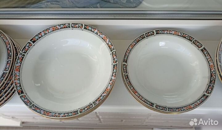 Набор тарелок