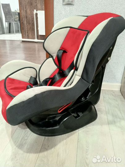 Автомобильное кресло