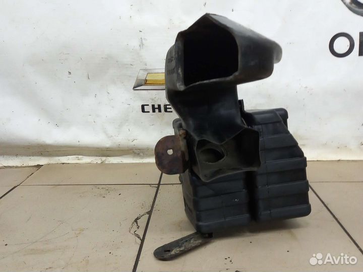 Резонатор воздушного фильтра Хендай Соната EF