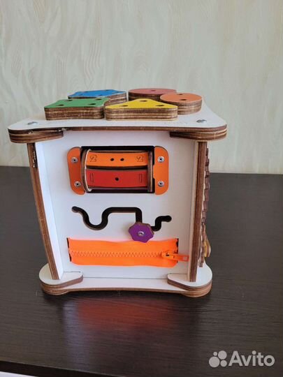 Бизиборд кубик развивающий