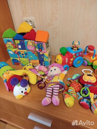Фирменные развивающие игрушки пакетом